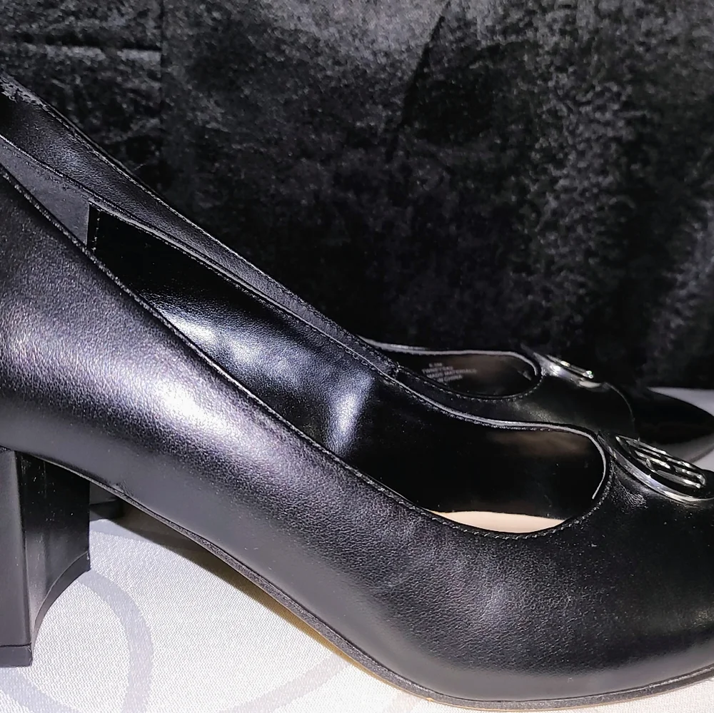 Tommy Hilfiger Women's Black Pumps with silver heel trim Size 6.5 - Picture 12 of 16